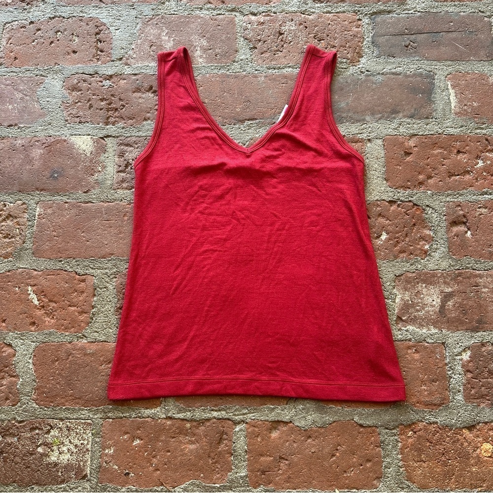 CAbi NWT Busy Tank #4381 Autumnal Firebrick Red Size Small Wide Straps Slim Fit
